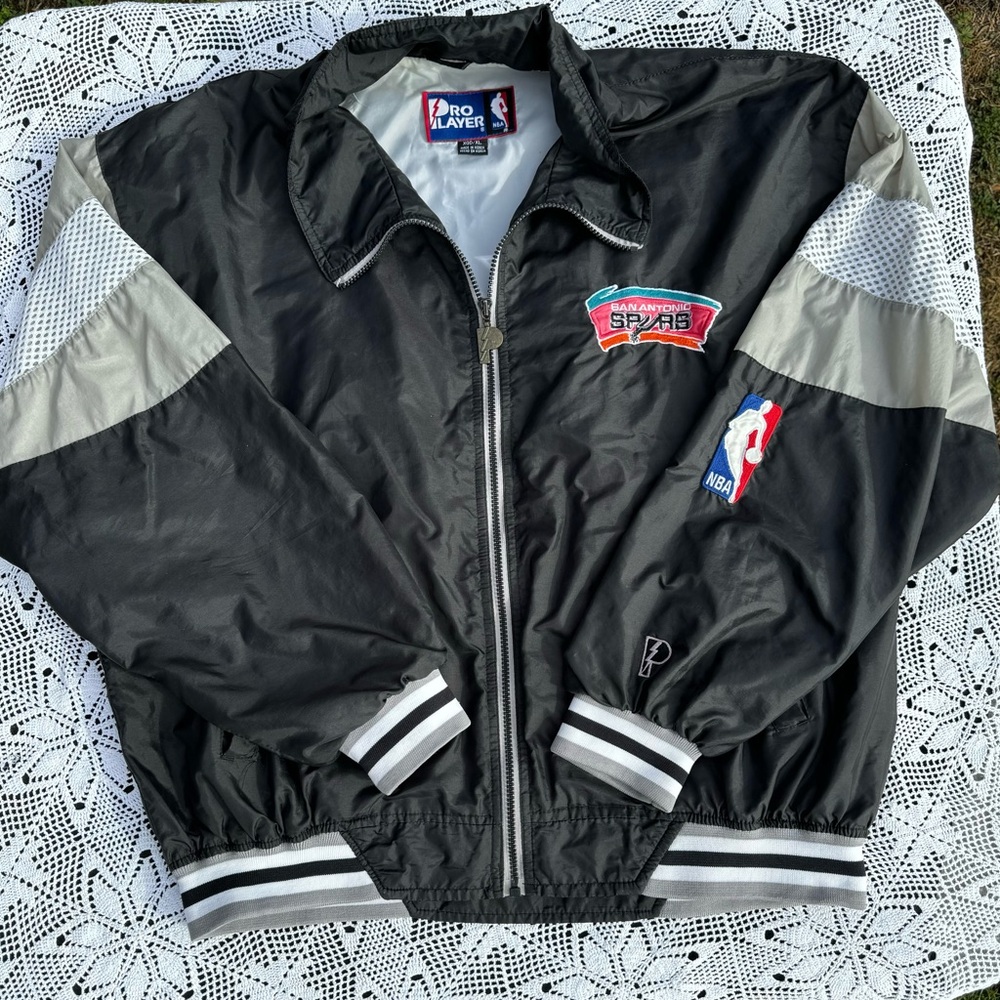 90s Vintage NBA San Antonio Spurs pro player fiesta logo windbreaker